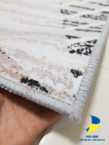 Thảm lông ngắn được dệt tỉ mỉ, chống trơn trượt thích hợp sử dụng trong môi trường nồm ẩm